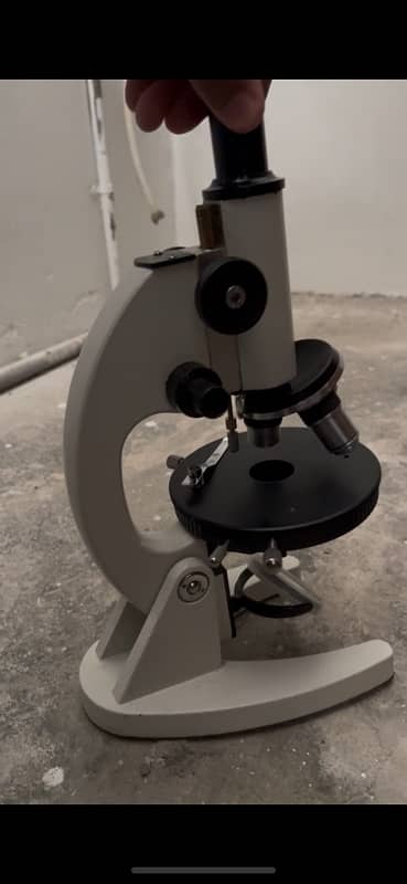 Microscope (L101 ) for student lab in very chep price 1