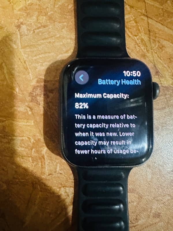 apple watch SE 44 MM 82 Batery health 6