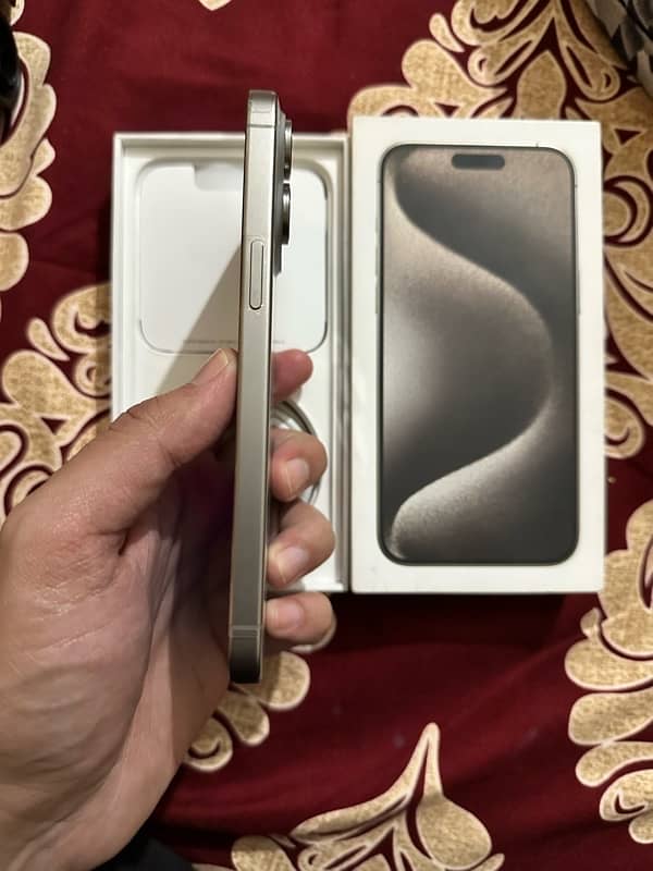 IPHONE 15 PRO MAX 512GB DUBAI MODEL 1