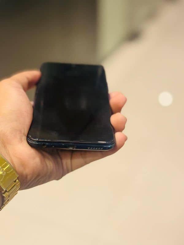 Vivo Y15 with box charger available in reasonable and negotiable price 0