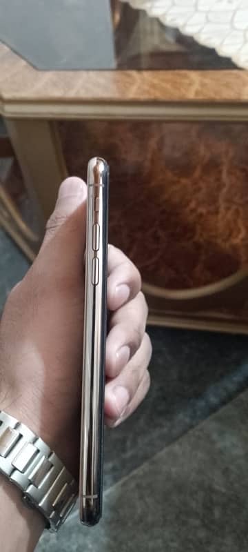 iphone xs 64gb pta approved 3