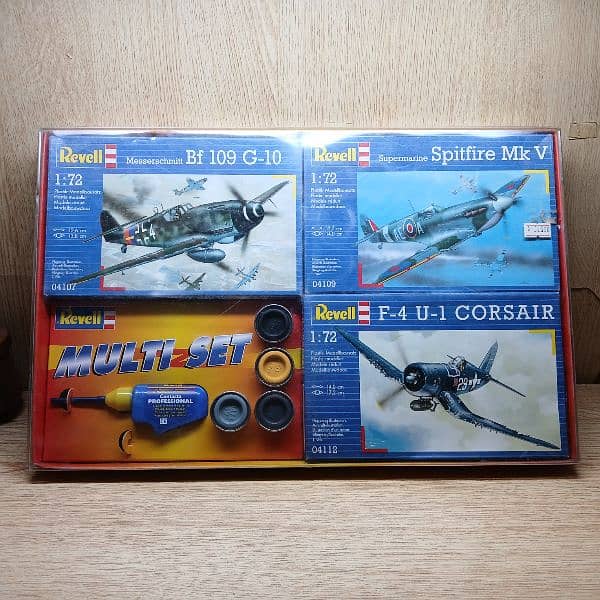 Aircraft kits 1:72 and 1:100 Revell 4