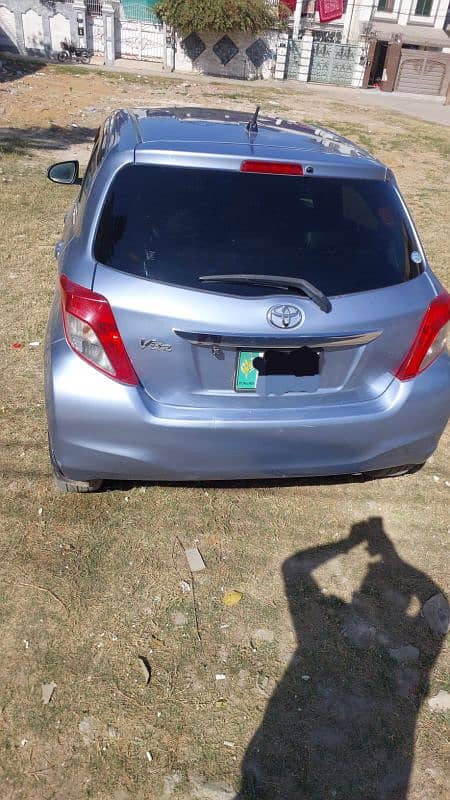 Toyota Vitz 2013/2017 For Sale In Very Good Condition 4