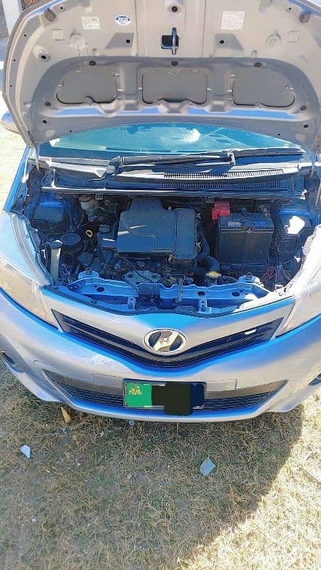 Toyota Vitz 2013/2017 For Sale In Very Good Condition 12