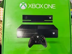 XBOX ONE KINECT WITH 2 ORIGINAL CONTROLLERS