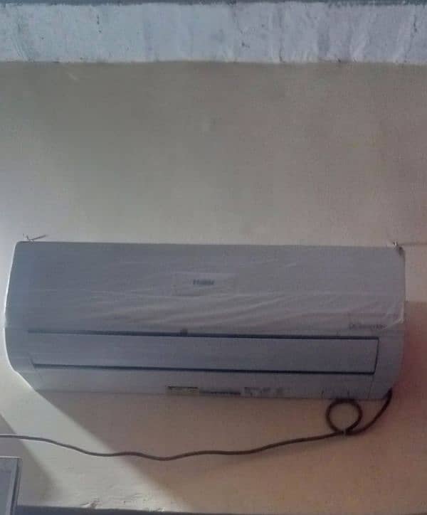 Haier 1 ton DC inverter Heat & Cool 4