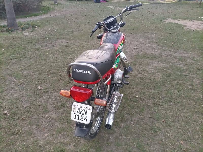 Honda 70 2022 3