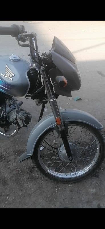 Honda dream 5