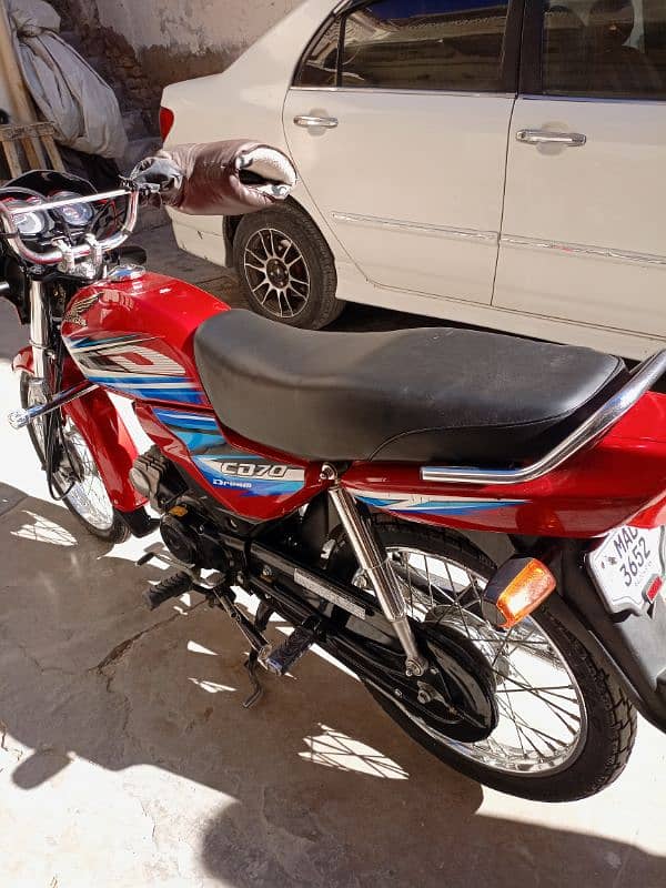 Honda dream CD 70cc 4