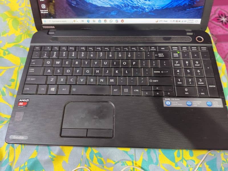 Toshiba Satellite C55 Laptop 3