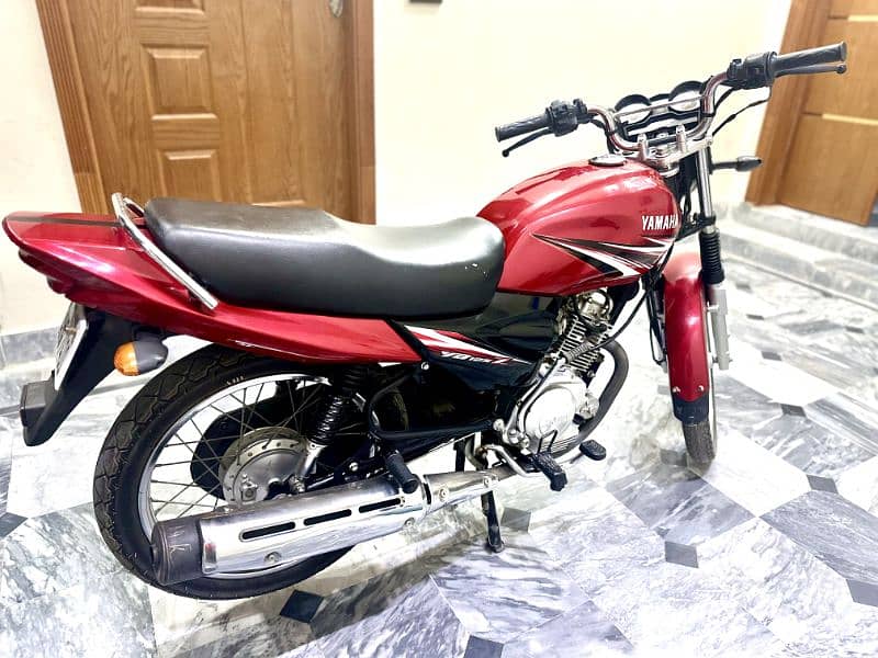 yamaha 125 like new bike 1