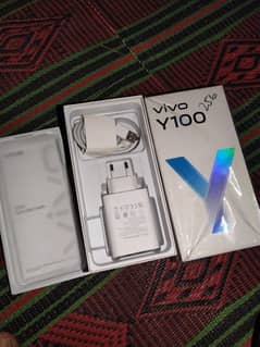 vivo y100