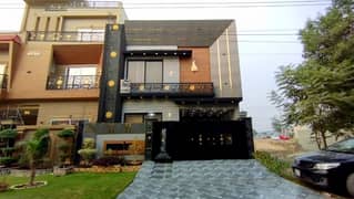 10 Marla Luxurious Low Price House For Sale