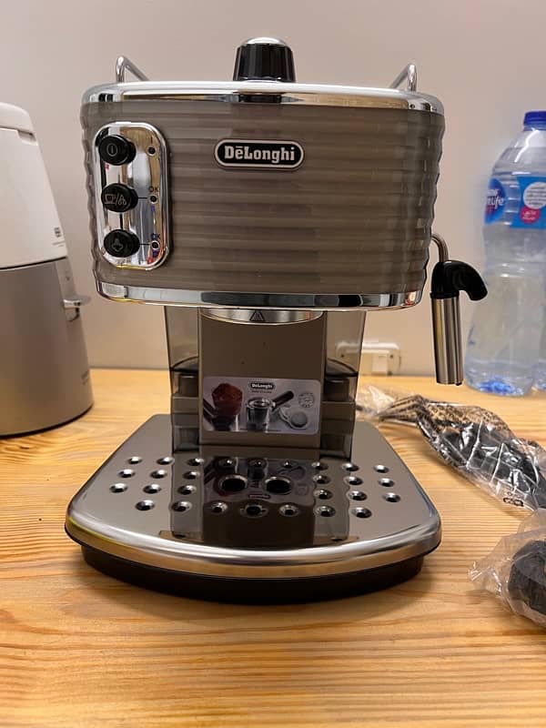 Delonghi Scultura Espresso Coffee Machine 0