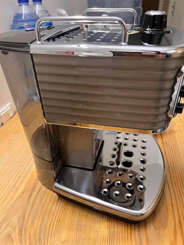 Delonghi Scultura Espresso Coffee Machine 4