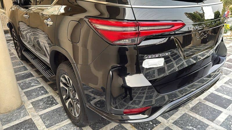 Toyota Fortuner Legender 2023 0