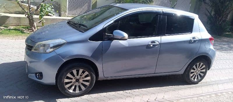 Excellent condition Toyota Vitz 2014 16