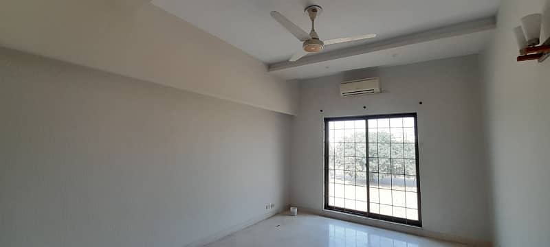 Luxurious 1 Kanal House for Rent in DHA Phase 5 Spacious & Elegant Living 5