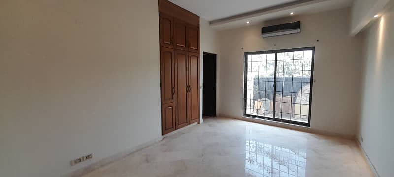 Luxurious 1 Kanal House for Rent in DHA Phase 5 Spacious & Elegant Living 9