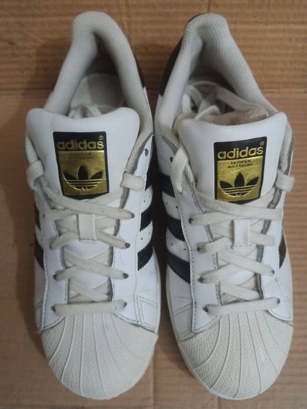 Orignal ( Superstar sneakers) Condition Almost  like new  Size 6 1