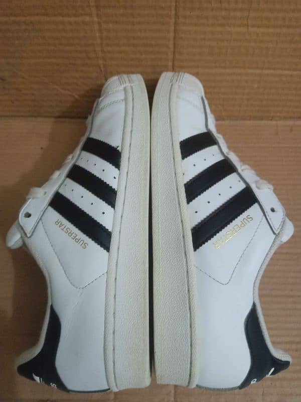 Orignal ( Superstar sneakers) Condition Almost  like new  Size 6 6