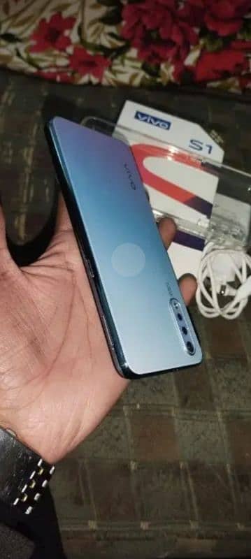 Vivo s1 8gb 128gb in neat condition bilkul okay 2