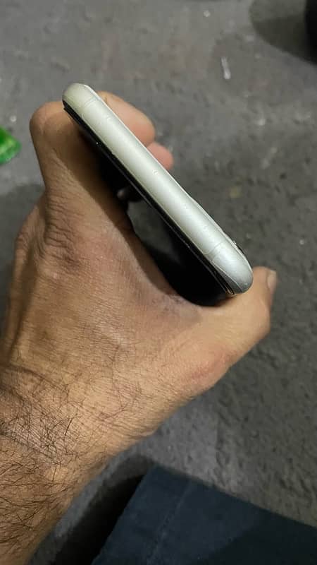 iPhone 11 - 64GB - PTA APPROVED - with Box - White 7