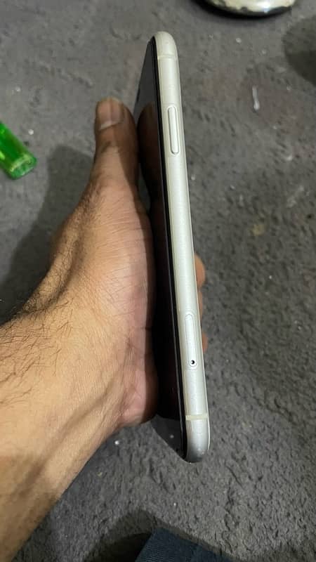 iPhone 11 - 64GB - PTA APPROVED - with Box - White 8