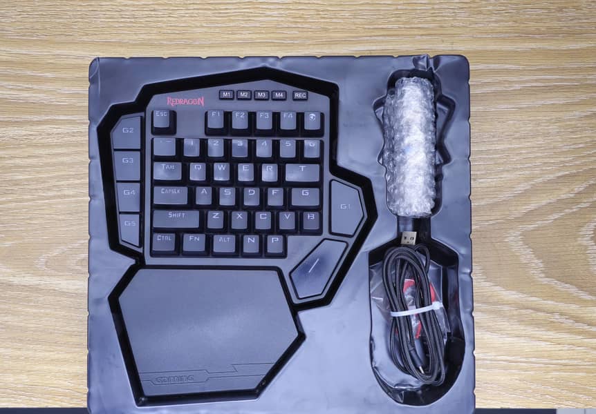 Redragon K585 DITI Mechanical Gaming KeyBoard (negotiable price!) 0