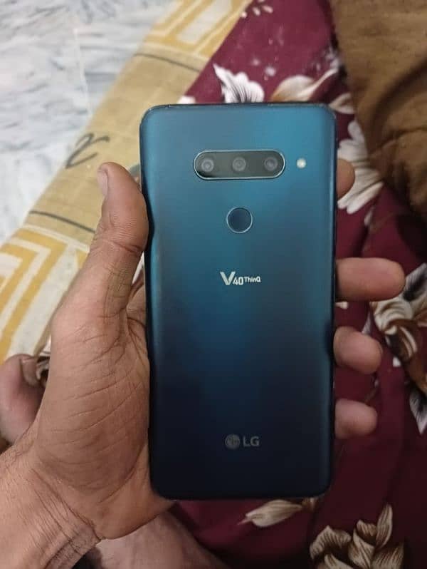 lg v40thinq 6gb 64gb non pta all ok 2