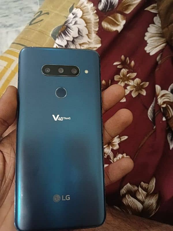 lg v40thinq 6gb 64gb non pta all ok 6