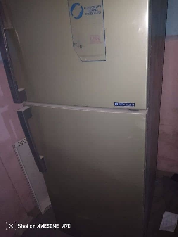 urgent fridge sell. Samsung full Dc inverter 3