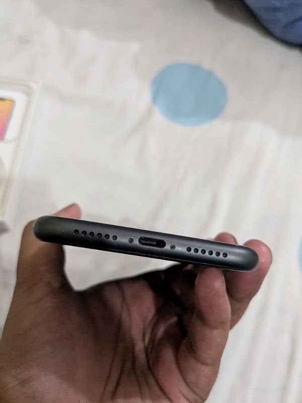 Iphone 11 JV Non PTA 64GB 4