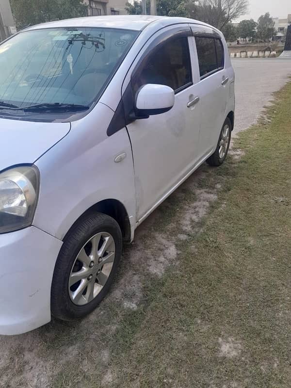 Daihatsu Mira 2012 1