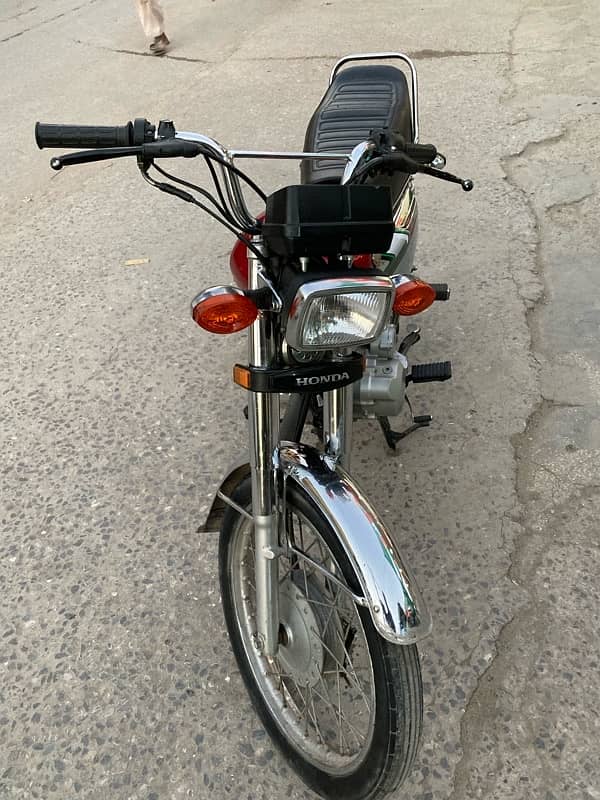 Honda 125self start 8