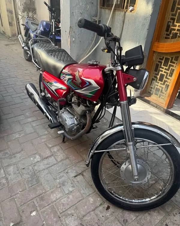 Honda 125 Red 2023 Model 1