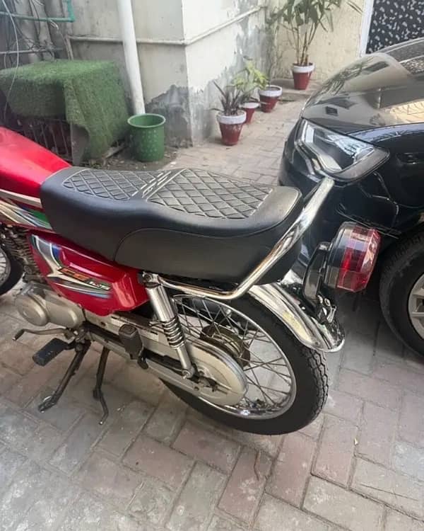 Honda 125 Red 2023 Model 4