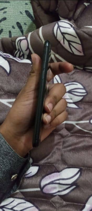 Iphone 7 128gb PTA APPROVED 2
