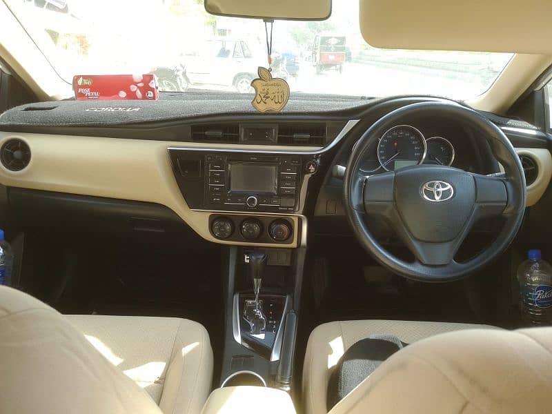 Toyota Corolla GLI 1.6 automatic 2013 model full original white color 3