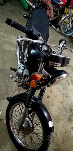 Suzuki gs. 150 model 2005 karachi seald engine 1st owner 95 dead final