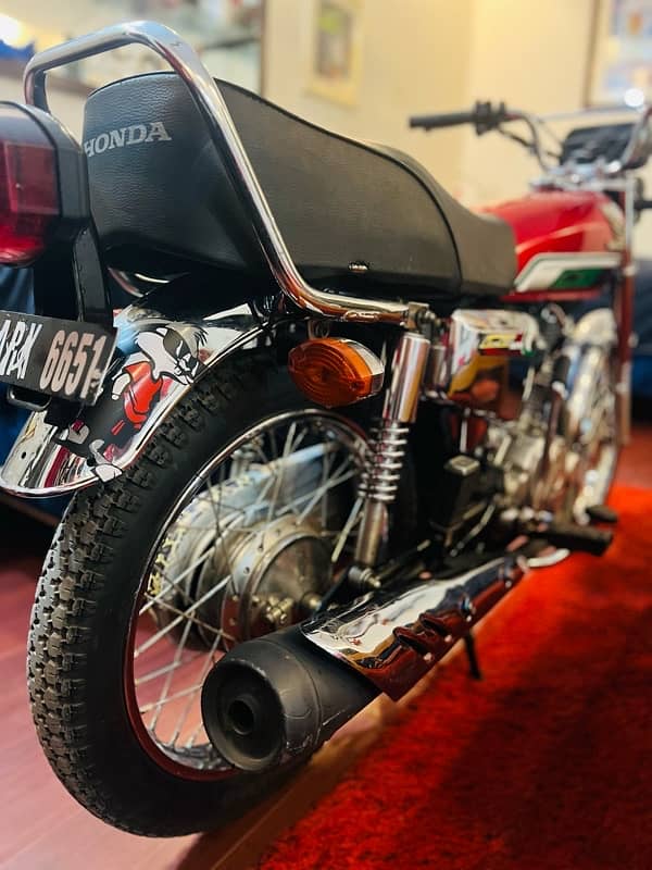 Honda cg 125 special edition 6