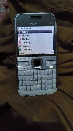 Nokia E72