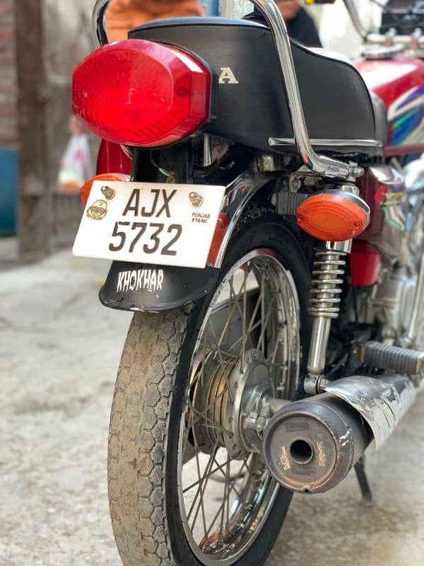 Honda 125 for sale in green town lahore. 1