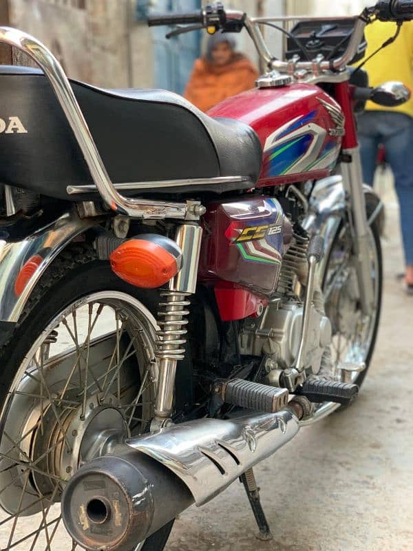 Honda 125 for sale in green town lahore. 2