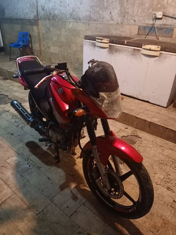 ybr 2015 model 1