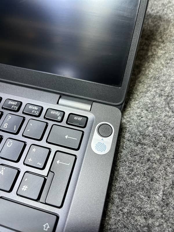 Dell Latitude 5400 - Core i5 8th Gen - 8gb Ram 256gb ssd 3