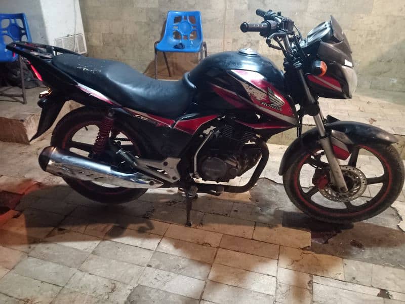 Honda CB150F 4