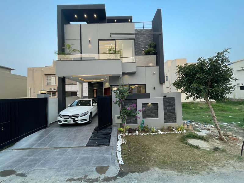 5 Marla House Available For Sale In DHA 9 Town 0