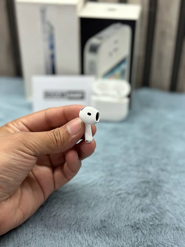 AirPods 4 KIT Under Apple Warranty 3