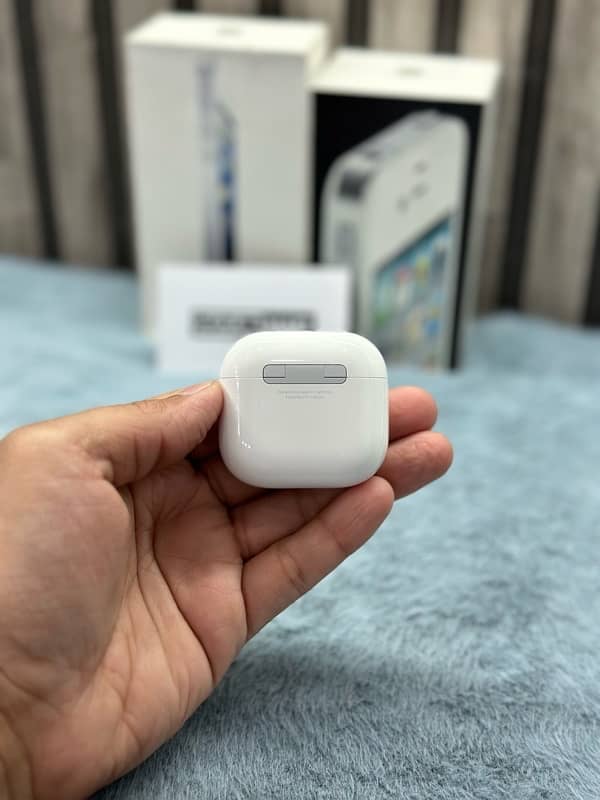 AirPods 4 KIT Under Apple Warranty 4